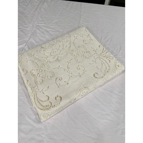 Vintage Quaker Lace Tablecloth 62x45 White Floral Pattern Mid Century Linen USA - Picture 13 of 14